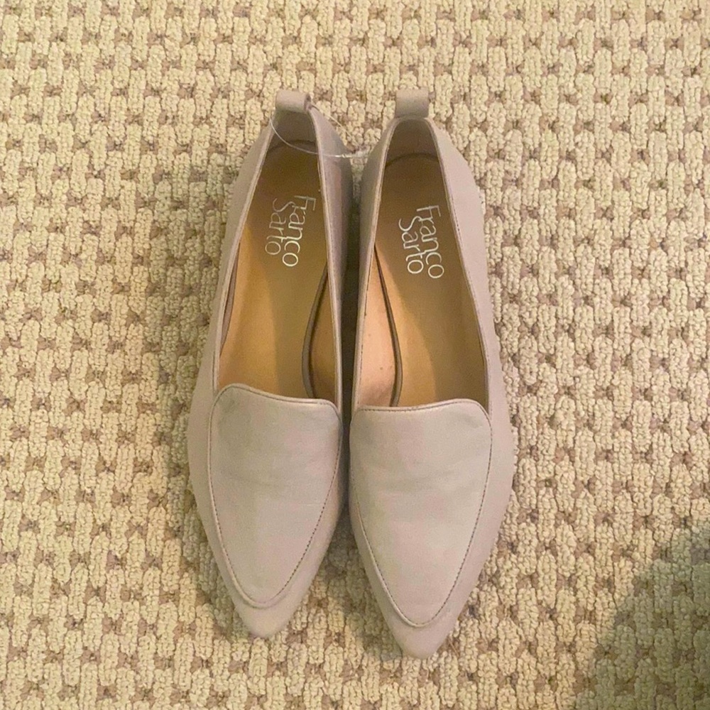 Franco Sarto - sz 8.5 Point Flats - NWOT